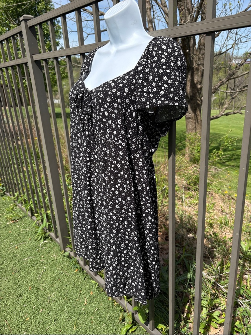 American Eagle Black and White Floral Mini Sundress Size XL - Picture 4 of 8